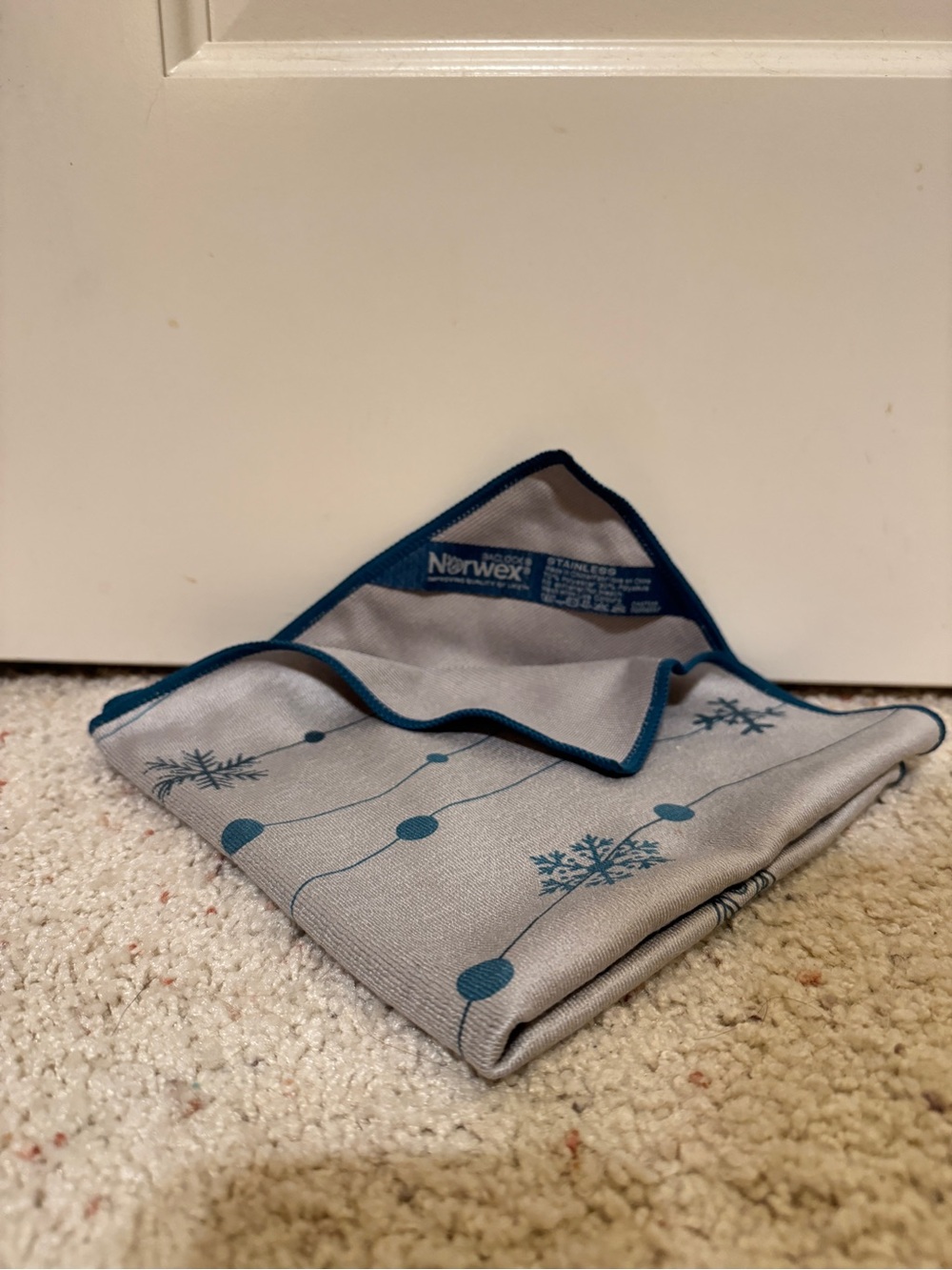 Norwex Stainless Steele Cloth with Teal Snowflake Pattern